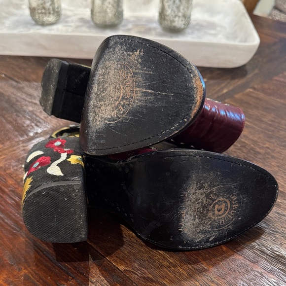 Old Gringo Burgundy Embroidered Ankle Boots - Picture 4 of 8